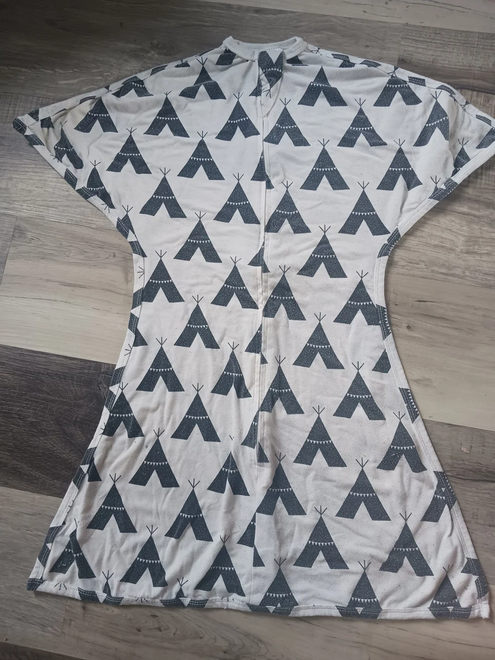 Zipadee Zip Teepee Print Sleep Sack - White and Charcoal